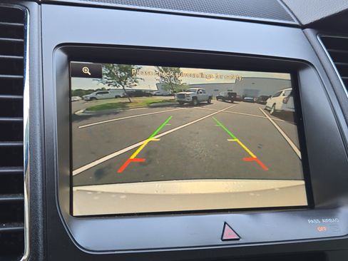 Used 2015 Ford Taurus SEL w/ Equipment Group 201A FWD image 28