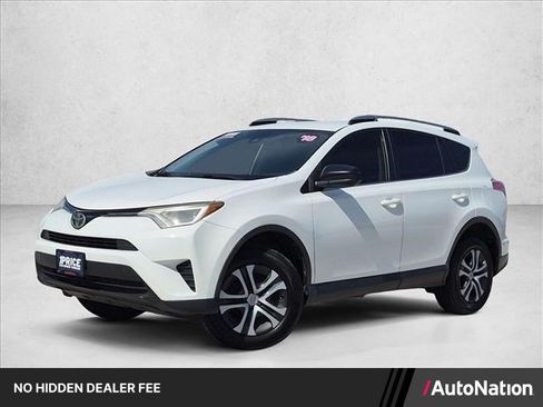 Used 2018 Toyota RAV4 LE FWD image 1