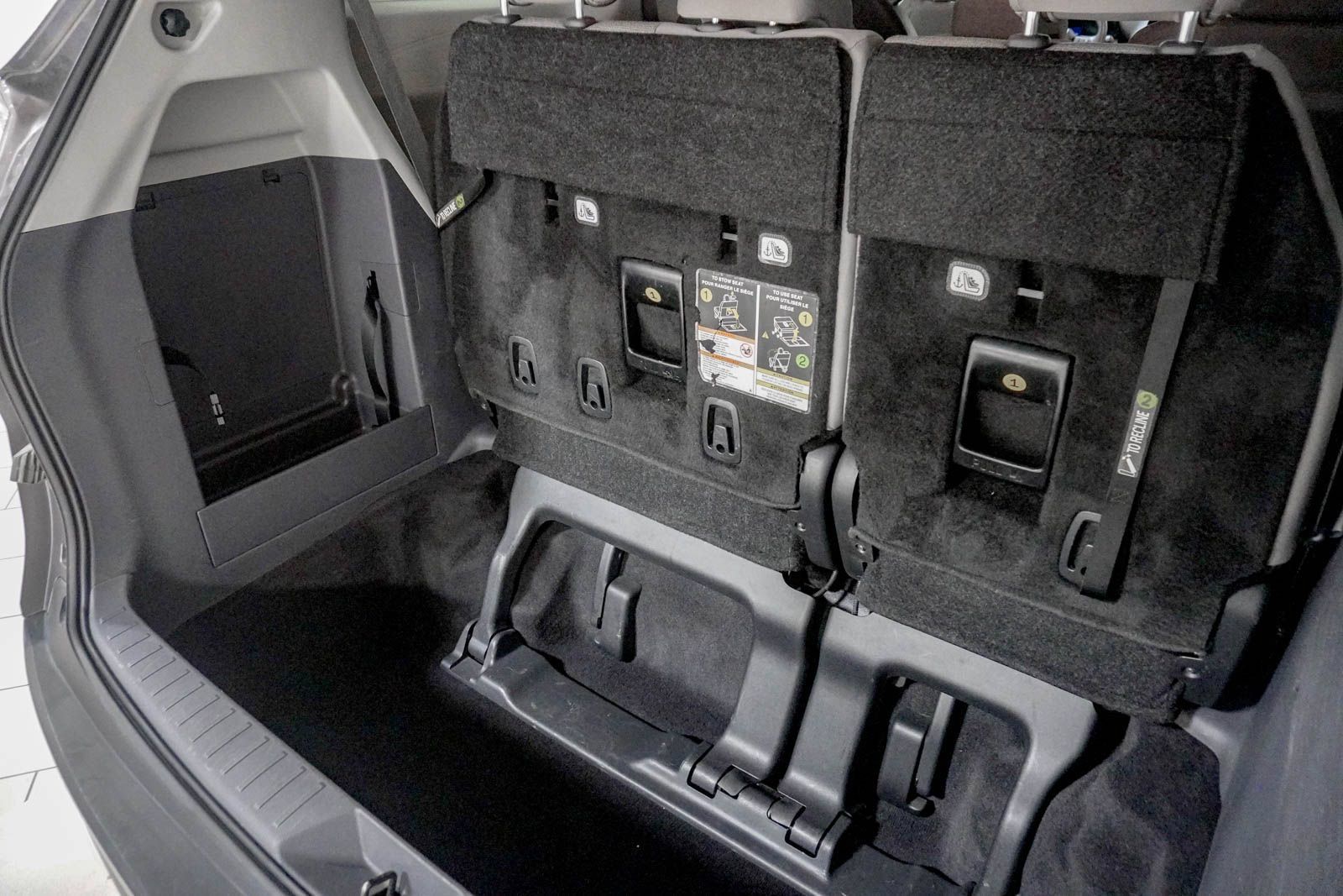 Used 2024 Toyota Sienna LE FWD image 9