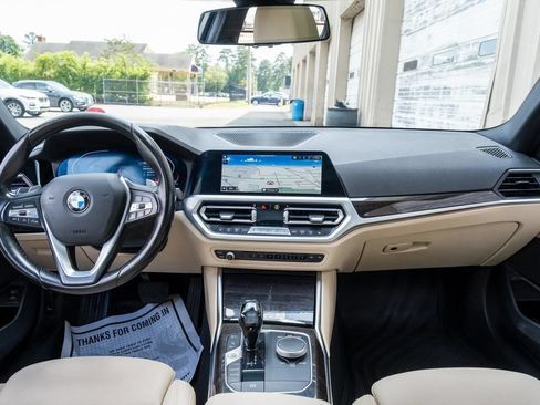 Used 2020 BMW 330i Sedan w/ Convenience Package RWD image 17