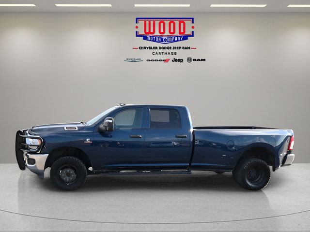 Used 2023 RAM 3500 Tradesman w/ Chrome Appearance Group AWD/4WD image 6