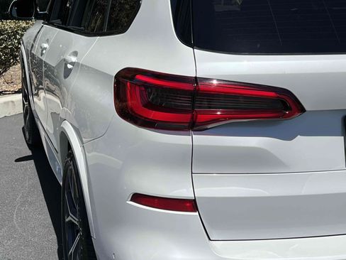 Used 2019 BMW X5 xDrive50i w/ M Sport Package AWD/4WD image 18