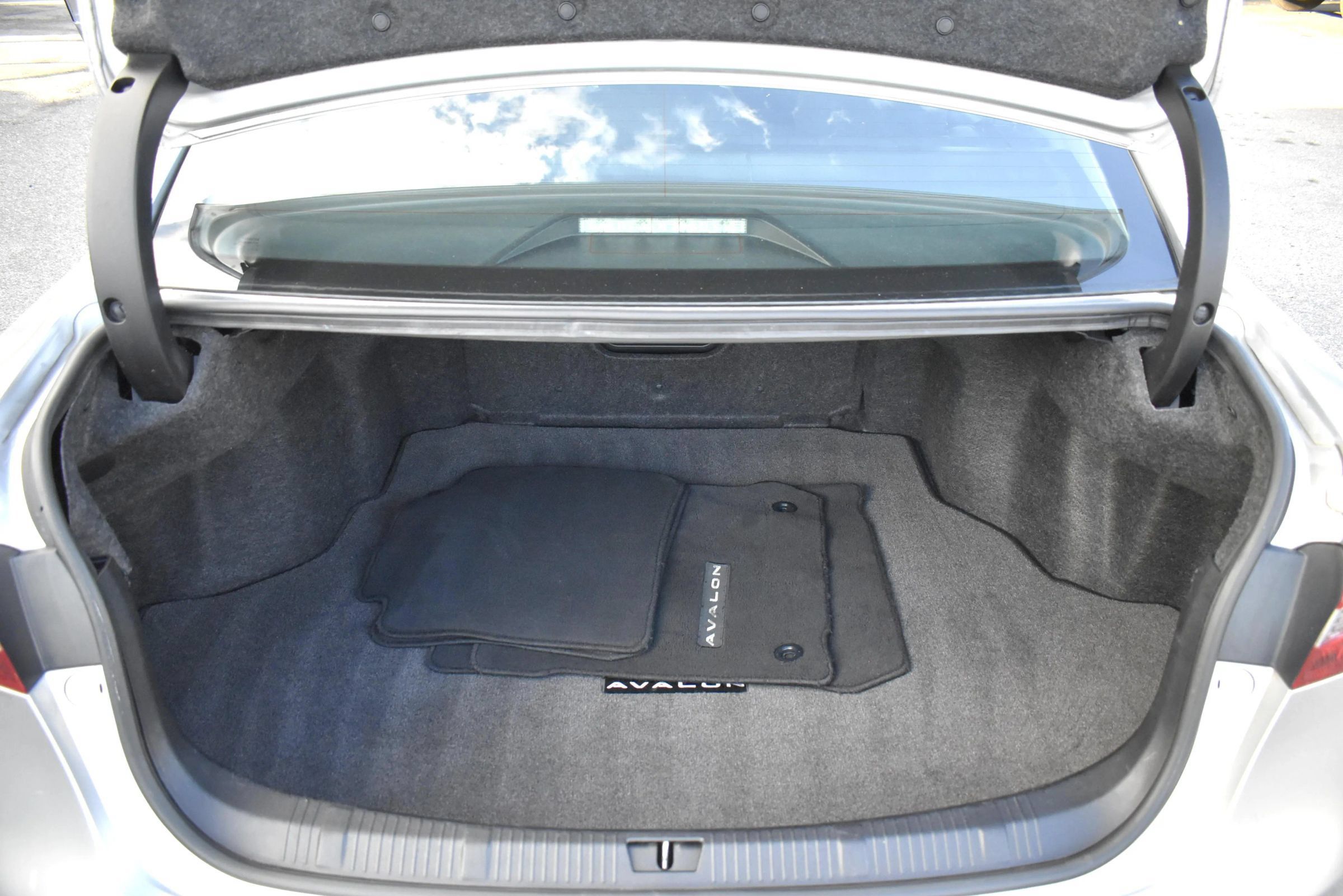 Used 2018 Toyota Avalon XLE FWD image 27