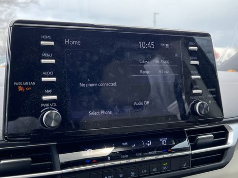 Used 2023 Toyota Sienna XLE image 23