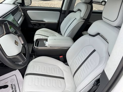 Used 2023 Rivian R1S Adventure AWD/4WD image 16