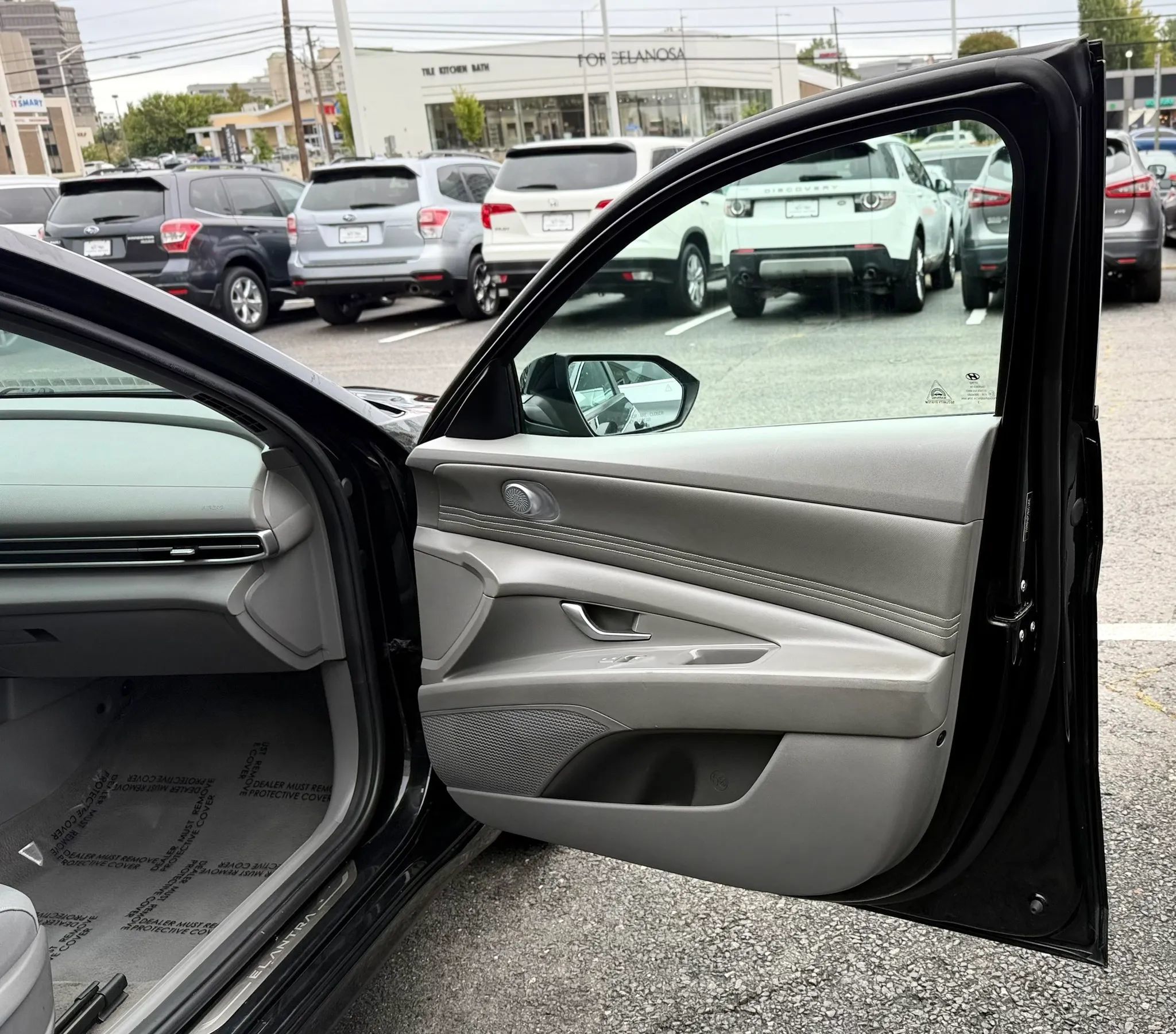 Used 2023 Hyundai Elantra SEL w/ Convenience Package FWD image 32