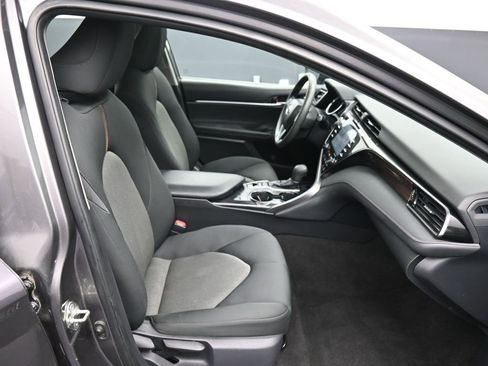Certified 2019 Toyota Camry LE image 25