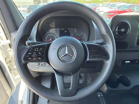 Used 2024 Mercedes-Benz Sprinter 3500 image 25