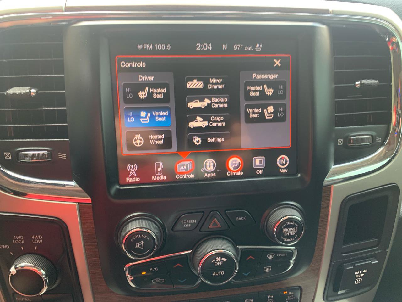 Used 2016 RAM 2500 Laramie AWD/4WD image 29