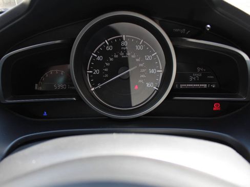 Used 2018 MAZDA MAZDA3 Sport FWD image 9