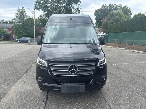 Used 2023 Mercedes-Benz Sprinter 2500 image 11