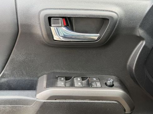 Used 2023 Toyota Tacoma TRD Off-Road image 24