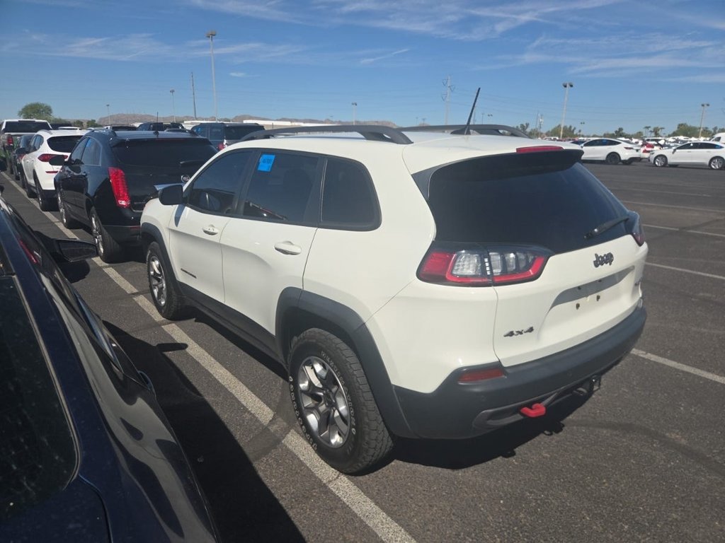 Used 2019 Jeep Cherokee Trailhawk AWD/4WD image 2