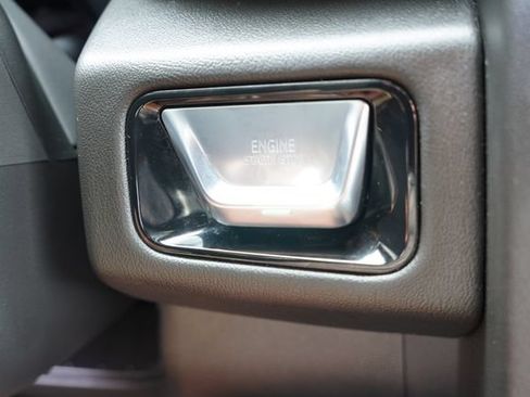 Used 2025 GMC Yukon XL Denali AWD/4WD image 35