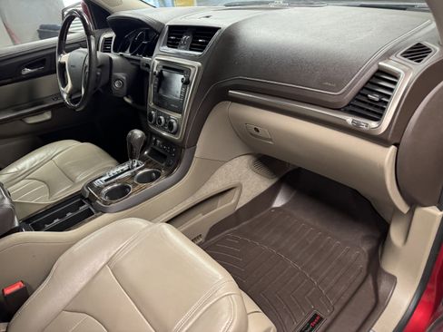 Used 2013 GMC Acadia Denali image 14
