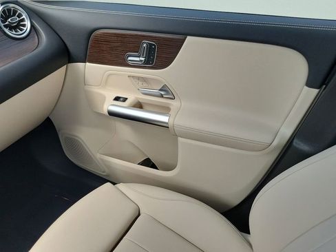 Used 2025 Mercedes-Benz GLA 250 image 13