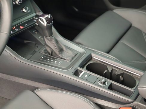 Certified 2024 Audi Q3 2.0T Premium Plus image 17