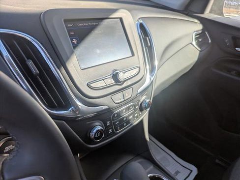 Used 2023 Chevrolet Equinox LT image 11