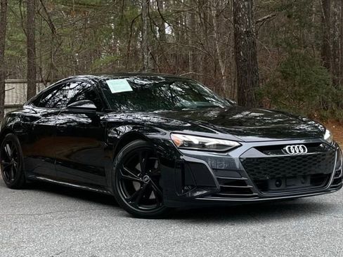 Used 2023 Audi e-tron GT Premium Plus image 10