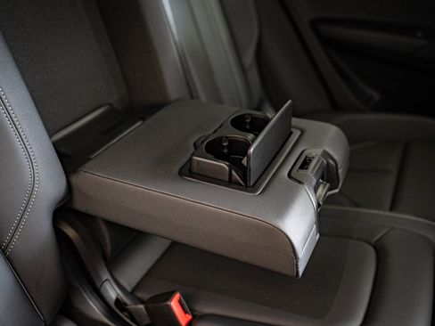 Certified 2025 Audi Q5 2.0T Premium w/ Convenience Plus Package image 42