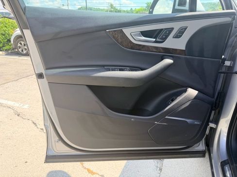 Used 2018 Audi Q7 2.0T Premium Plus AWD/4WD image 24