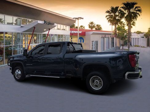 Used 2021 Chevrolet Silverado 3500 LT w/ Convenience Package AWD/4WD image 5