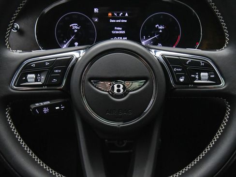 Certified 2023 Bentley Bentayga Extended Wheelbase image 37