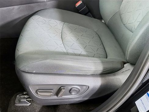 Used 2020 Toyota RAV4 XLE image 25