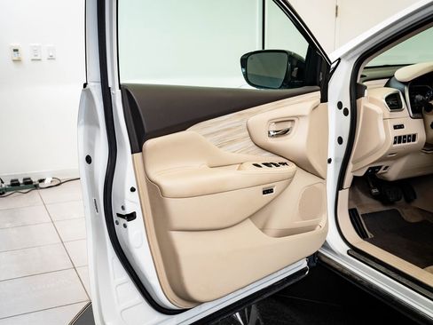 Used 2015 Nissan Murano Platinum w/ Platinum Technology Package image 25