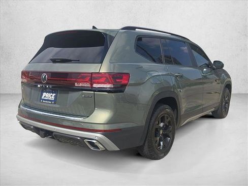 Used 2024 Volkswagen Atlas Peak Edition SE image 5