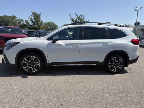 Used 2023 Subaru Ascent Limited w/ Technology Package AWD/4WD image 8