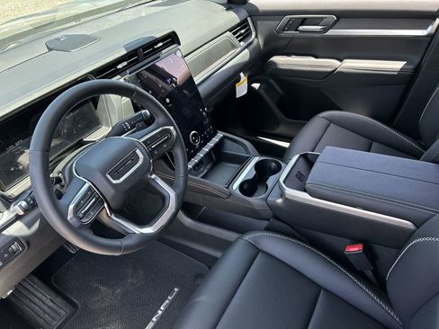 New 2026 GMC Terrain Denali w/ LPO, Black Badging Package AWD/4WD image 10