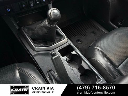 Used 2022 Toyota Tacoma TRD Off-Road w/ TRD Premium Off Road Package AWD/4WD image 21