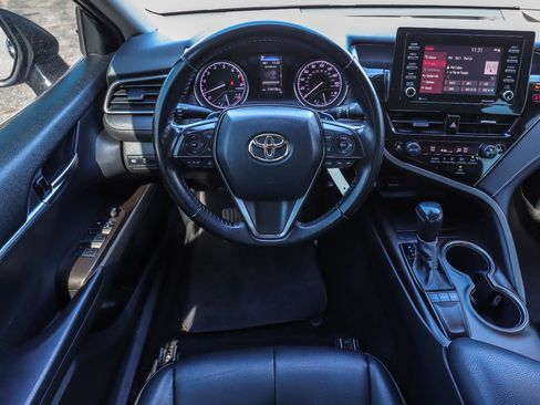 Used 2022 Toyota Camry SE image 21