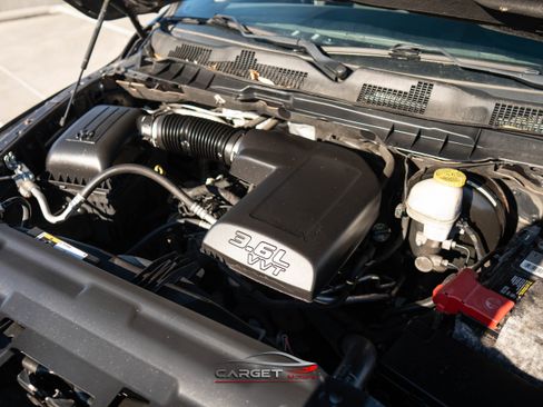 Used 2019 RAM 1500 Express w/ Express Value Package image 40