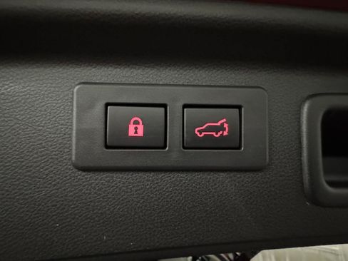 Used 2024 Subaru Forester Premium AWD/4WD image 7