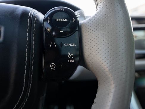 Used 2021 Land Rover Range Rover Sport SVR Carbon Edition image 32