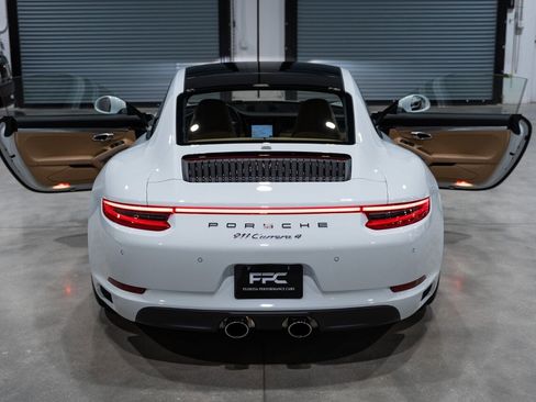Used 2019 Porsche 911 Carrera 4 AWD/4WD image 35