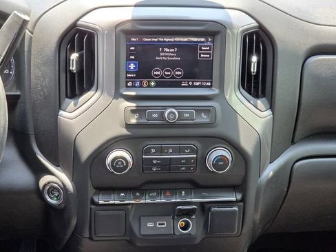 Used 2022 Chevrolet Silverado 1500 Custom AWD/4WD image 12