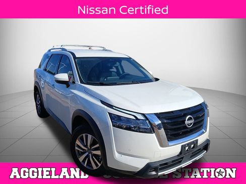 Certified 2024 Nissan Pathfinder SL image 1