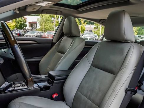 Used 2013 Lexus ES 350 w/ Luxury Pkg FWD image 34