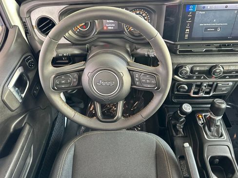Used 2024 Jeep Gladiator Sport image 27