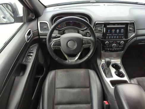 Used 2019 Jeep Grand Cherokee Altitude image 15