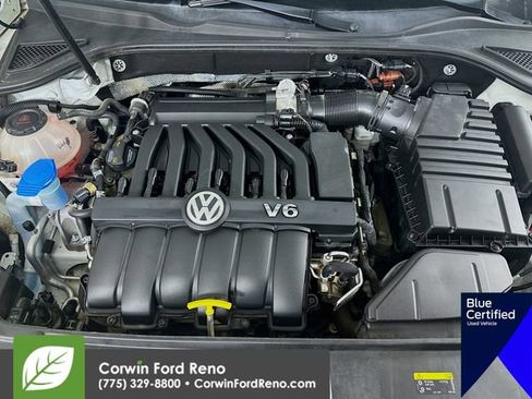 Used 2018 Volkswagen Passat 3.6 image 33