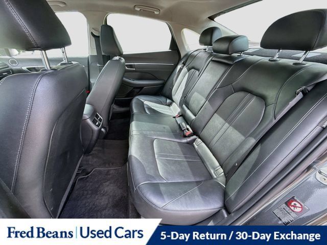 Used 2022 Hyundai Sonata Limited w/ Preferred Accessory Package FWD image 33