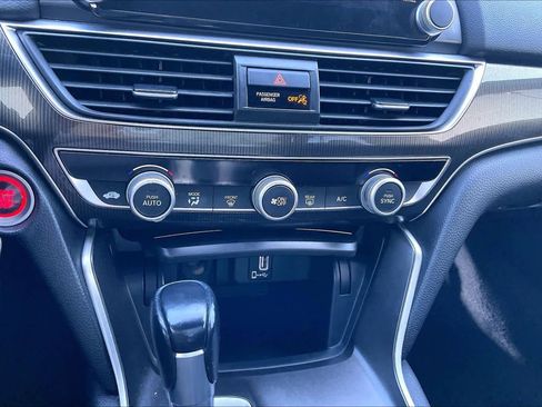 Used 2018 Honda Accord Sport image 32