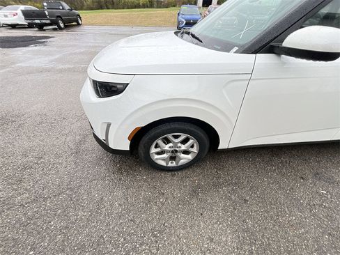 Used 2024 Kia Soul LX w/ Option Group 015 image 10