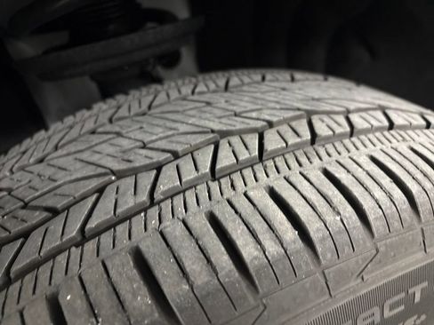 Used 2025 Buick Enclave Sport Touring image 29