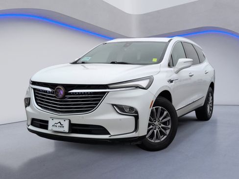 Used 2023 Buick Enclave Essence image 2