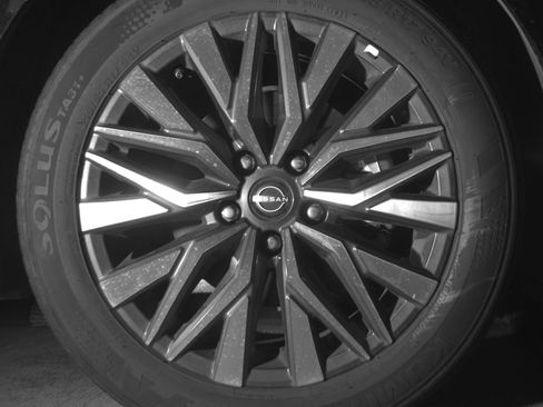 Used 2025 Nissan Altima 2.5 SV FWD image 13